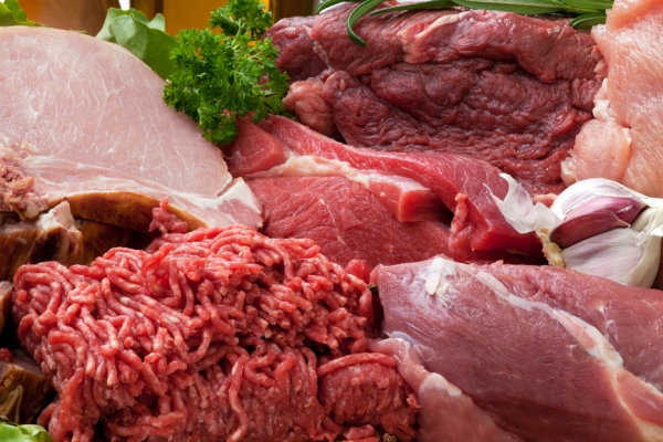 Jak přípravíme maso na vaření? Odležení, porcování, naklepání, klínkování masa, Kuchaři do domu, foto: Samphotostock/ marischka