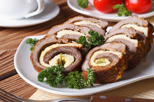 Tvarůžková roláda na pivu, recept Kuchaři do domu, foto: Samphotostock/lenyvavsha