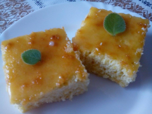 Vláčné citronové řezy s polevou 1, recepty Kuchaři do domu, foto: archiv www.kucharidodomu.cz