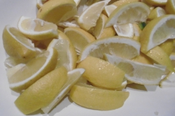 Vláčné citronové řezy s polevou 2, recepty Kuchaři do domu, foto: archiv www.kucharidodomu.cz
