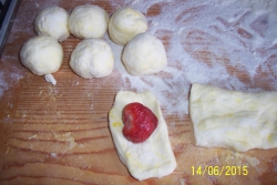 Cottage cheese dumplings with strawberries 4, Illustrative photo: Kuchaři do domu - www.kucharidodomu.cz